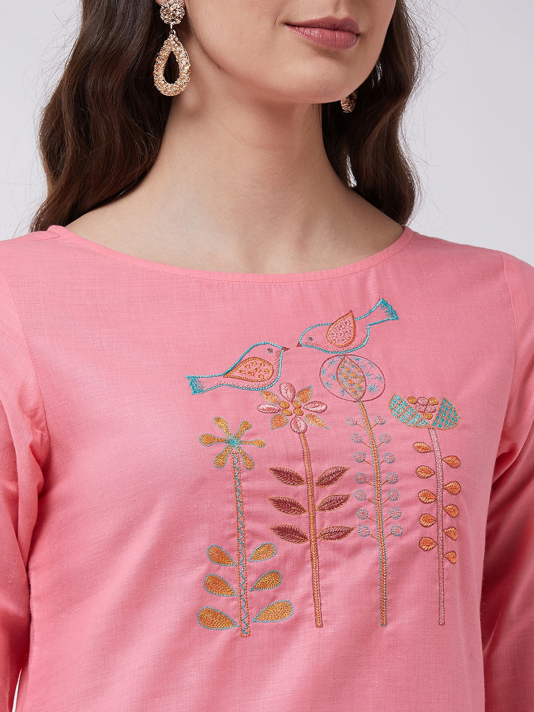 Pink Embroidered Quarter Sleeves Kurta With Pants